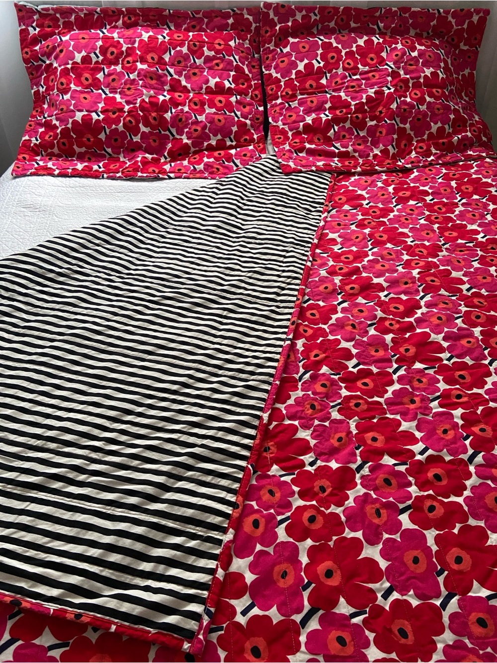 Marimekko Mini Unikko Floral Set Comforter And 2 Shams Red Pink Queen - Picture 2 of 14